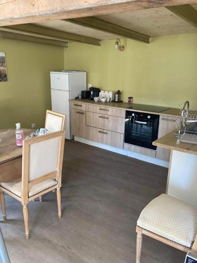 Le Carrosse Et La Diligence: Historic Apartment